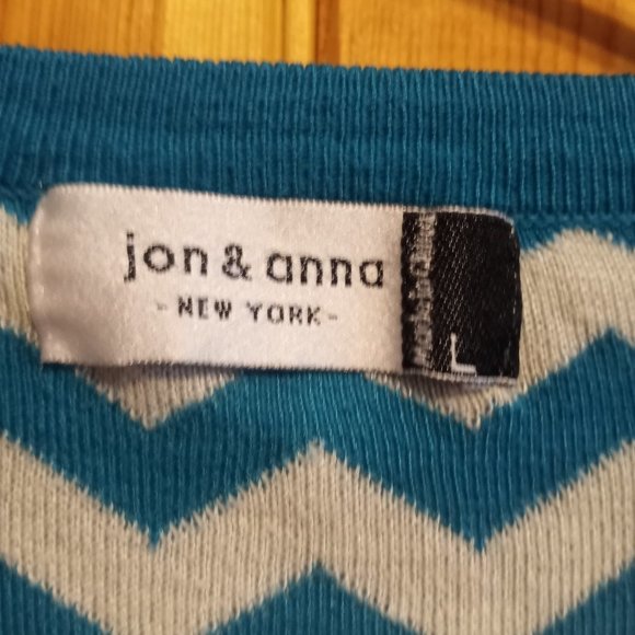 Jon & Anna sweater chevron pattern - Picture 5 of 7